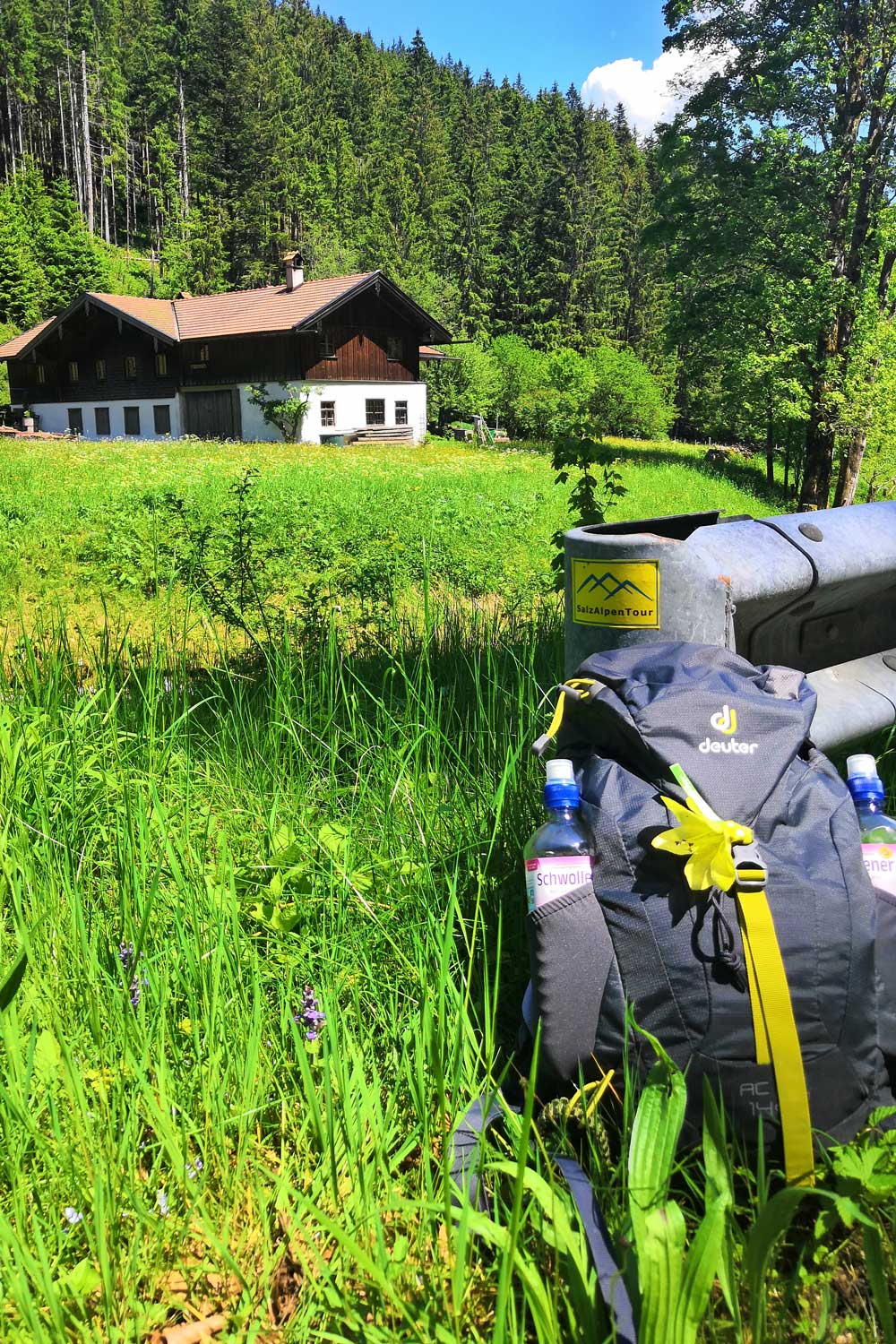 Wanderrucksack mit Getränk